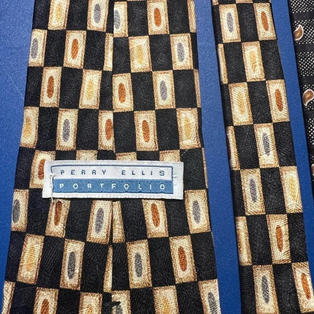Perry Ellis Portfolio Mens Silk Ties Lot Of 2